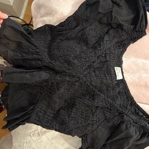 Tilly’s black top size small